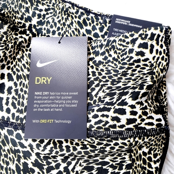 NEW Nike size XS Women's One Leopard Print P1633 - Picture 10 of 10